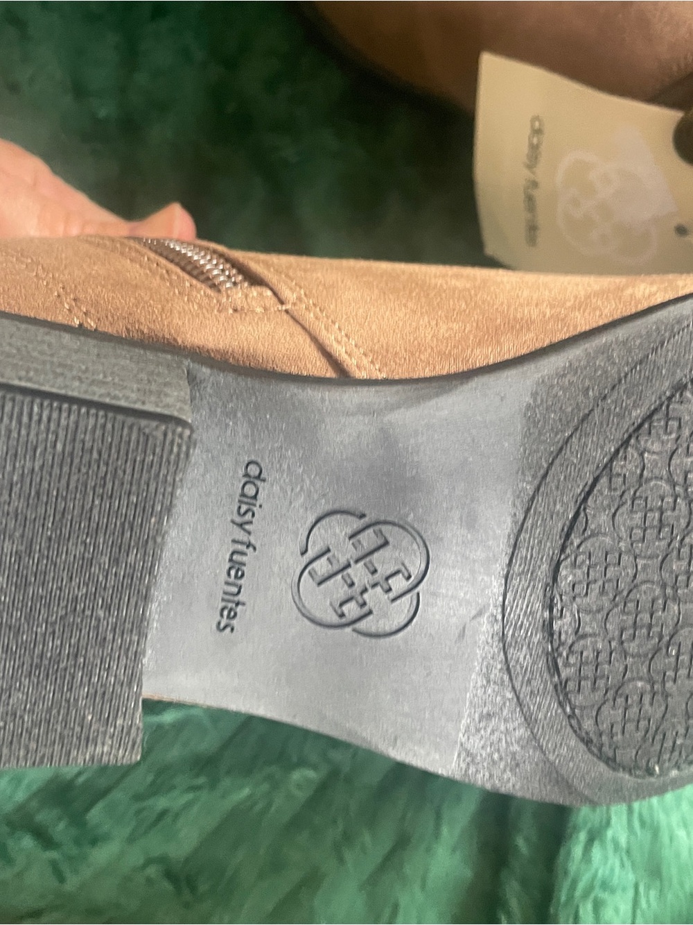 NWT Daisy Fuentes Brown Suede Ankle Booties with Side Zipper size 8 - Picture 3 of 8